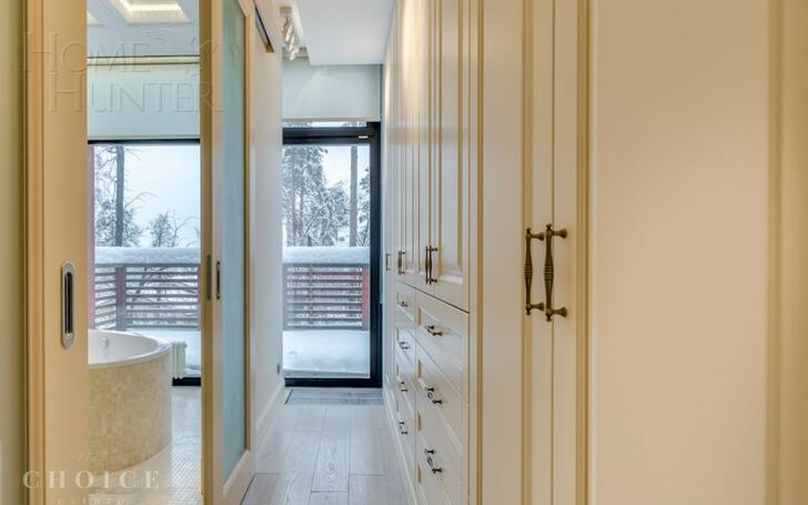 3-этажный таунхаус 340 м² с отделкой