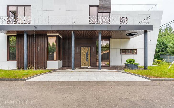 3-этажный коттедж 650 м² с отделкой