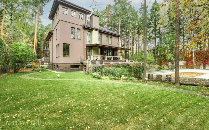 2-этажный коттедж 600 м² с отделкой