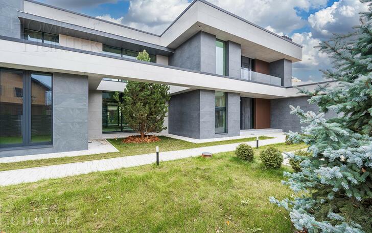 2-этажный коттедж 550 м² без отделки