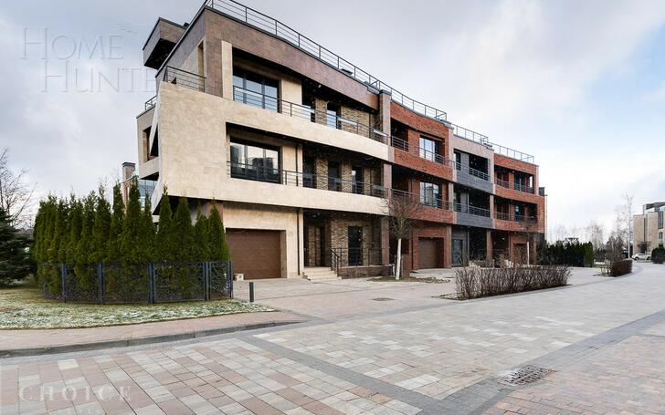3-этажный таунхаус 320 м² без отделки