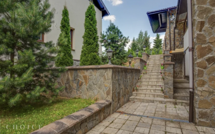 2-этажный коттедж 1 140 м² с отделкой