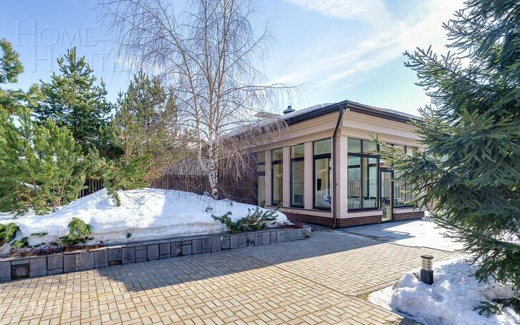 2-этажный коттедж 550 м² с отделкой