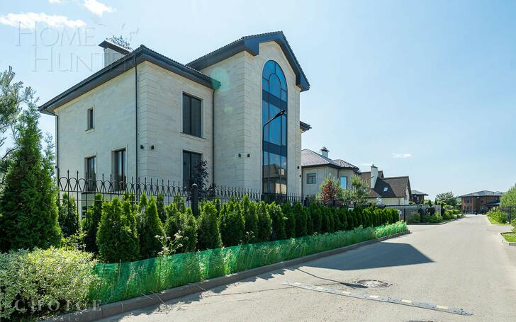 2-этажный коттедж 650 м² без отделки