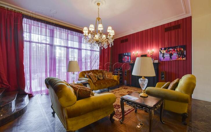3-этажный коттедж 2 000 м² с отделкой