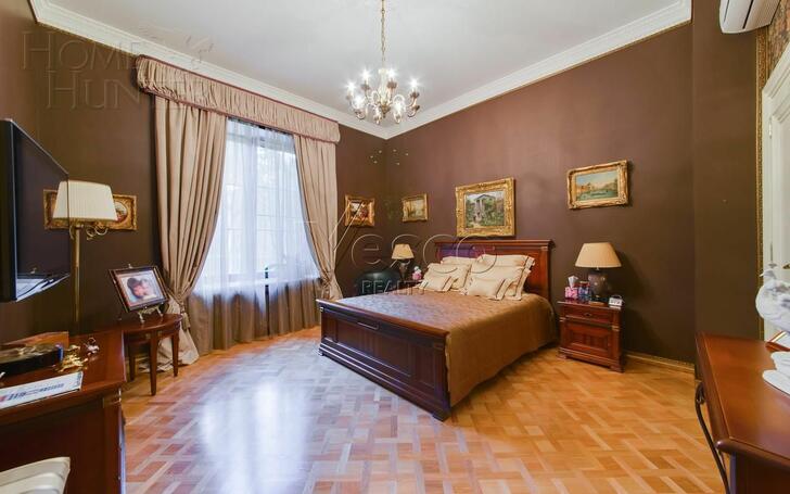 3-этажный коттедж 2 000 м² с отделкой