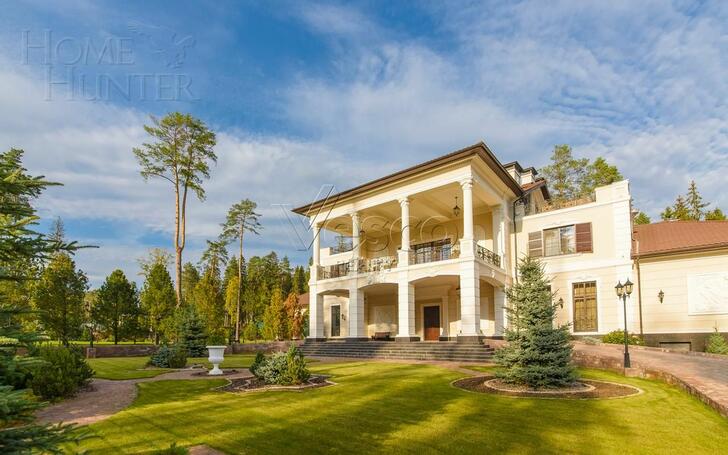 3-этажный коттедж 2 000 м² с отделкой