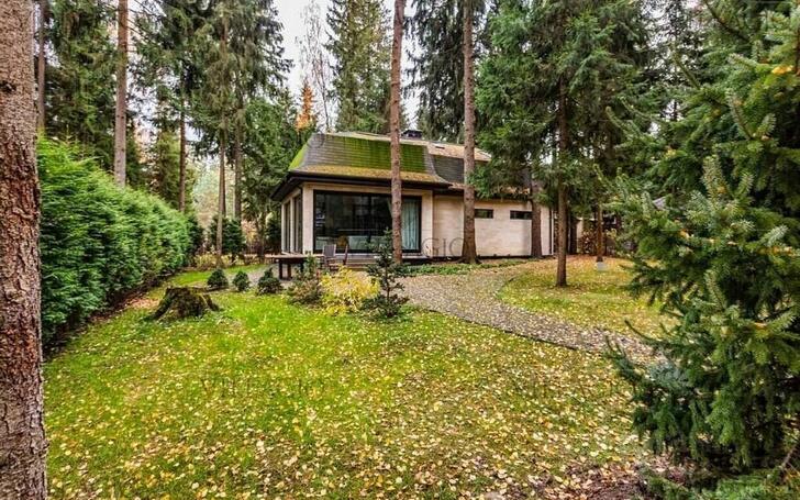 3-этажный коттедж 800 м² с отделкой