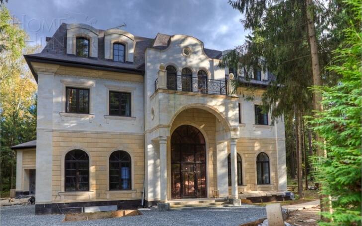 3-этажный коттедж 800 м² с отделкой