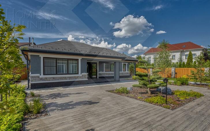 2-этажный коттедж 650 м² с отделкой