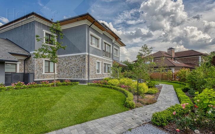2-этажный коттедж 650 м² с отделкой