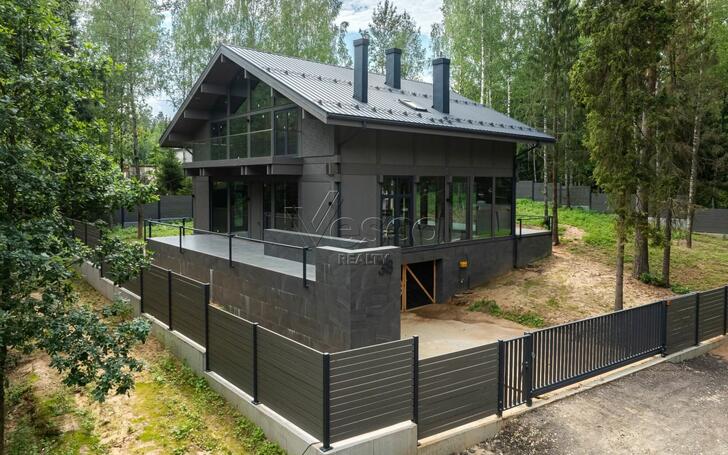 2-этажный коттедж 581.7 м² без отделки