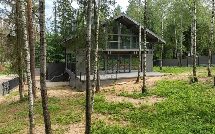 2-этажный коттедж 581.7 м² без отделки