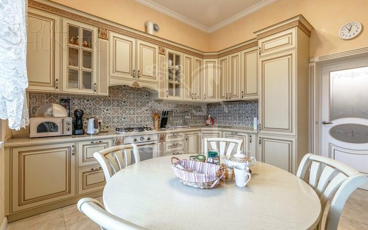 2-этажный коттедж 250 м² с отделкой