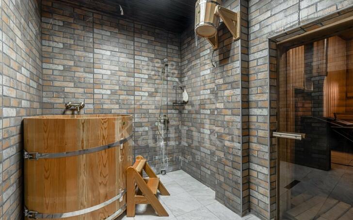 2-этажный коттедж 250 м² с отделкой