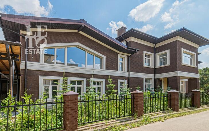 2-этажный коттедж 600 м² без отделки