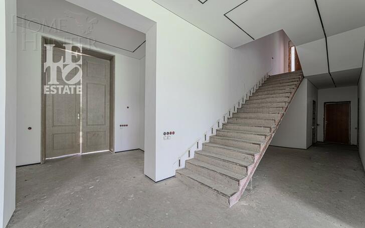 2-этажный коттедж 600 м² без отделки