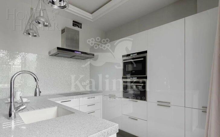 4-КОМН. КВАРТИРА С ОТДЕЛКОЙ 258.2 М² НА 1 ЭТАЖЕ