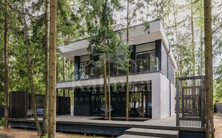 2-этажный коттедж 256 м² с отделкой