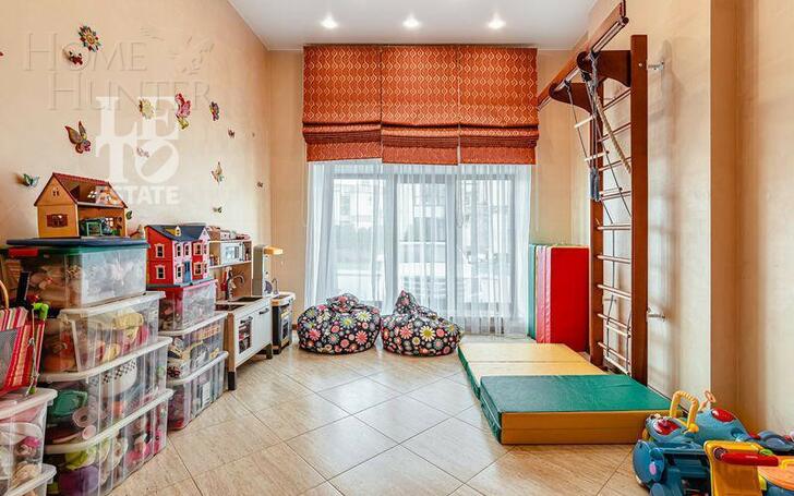 2-этажный таунхаус 250 м² с отделкой