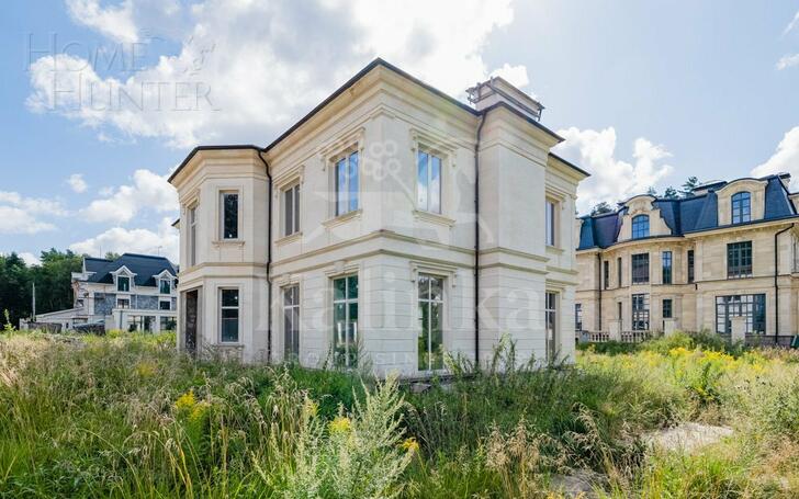 2-этажный коттедж 650 м² без отделки
