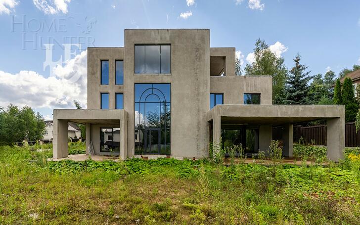 3-этажный коттедж 770 м² без отделки