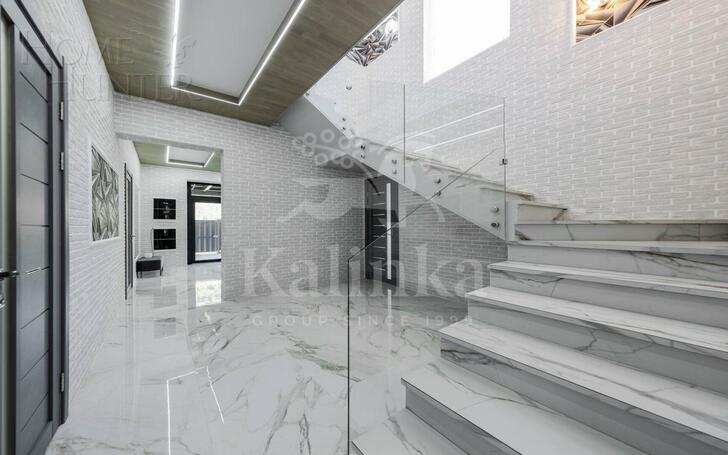 2-этажный коттедж 250 м² с отделкой