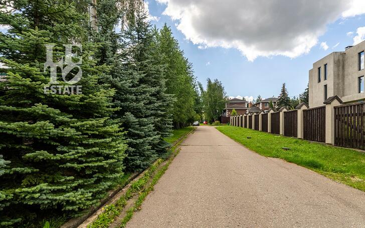 3-этажный коттедж 770 м² без отделки