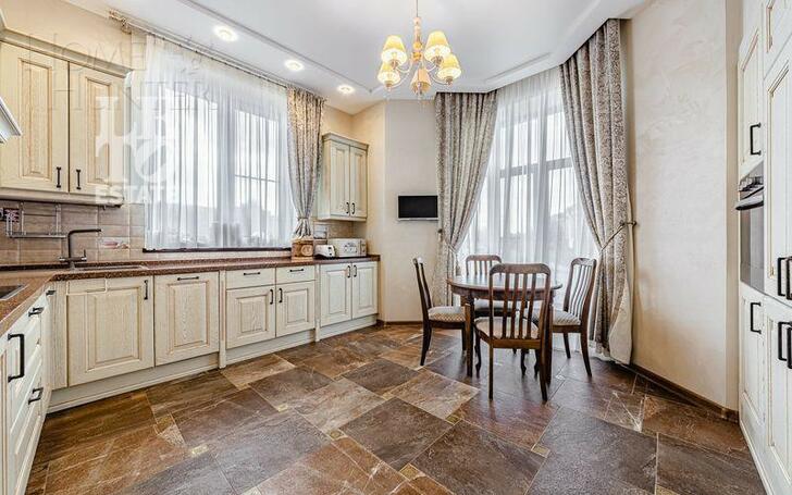 2-этажный таунхаус 250 м² с отделкой