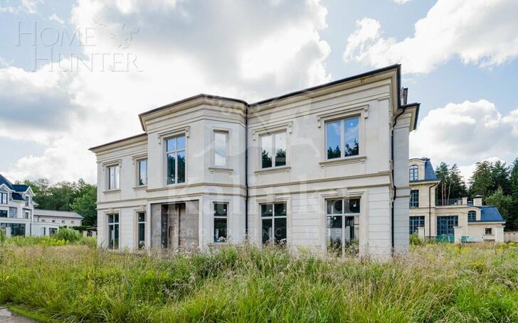 2-этажный коттедж 650 м² без отделки
