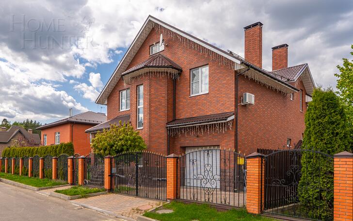 2-этажный коттедж 400 м² с отделкой