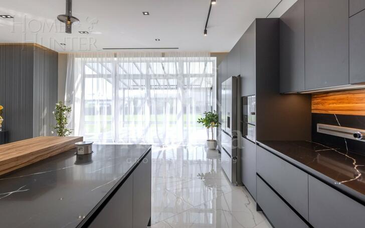2-этажный коттедж 450 м² с отделкой