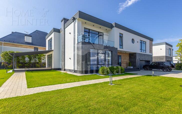 2-этажный коттедж 450 м² с отделкой