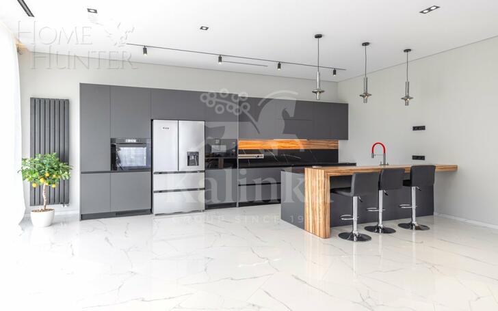 2-этажный коттедж 450 м² с отделкой