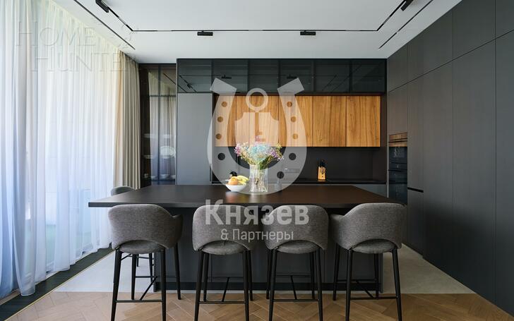 4-КОМН. КВАРТИРА С ОТДЕЛКОЙ 135.5 М² НА 2 ЭТАЖЕ