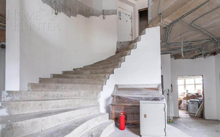 3-этажный коттедж 2 200 м² без отделки