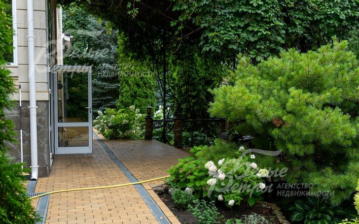 2-этажный коттедж 700 м² с отделкой