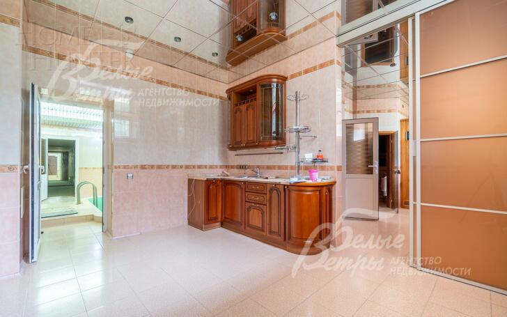 2-этажный коттедж 700 м² с отделкой