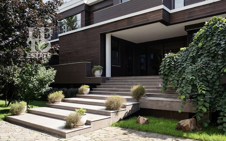 2-этажный коттедж 1 200 м² с отделкой