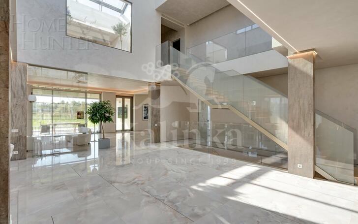 2-этажный коттедж 1 500 м² с отделкой