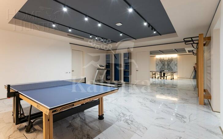 2-этажный коттедж 1 500 м² с отделкой