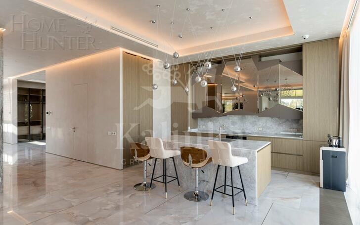 2-этажный коттедж 1 500 м² с отделкой