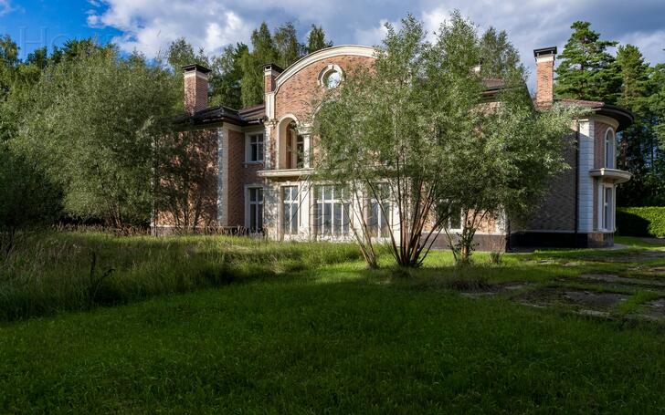 2-этажный коттедж 1 289 м² без отделки