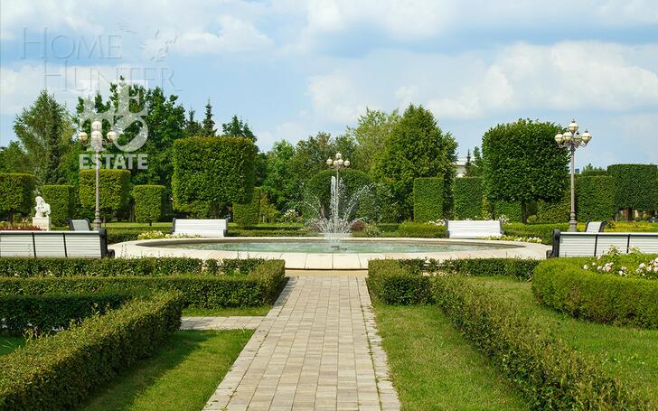 3-этажный коттедж 680 м² без отделки