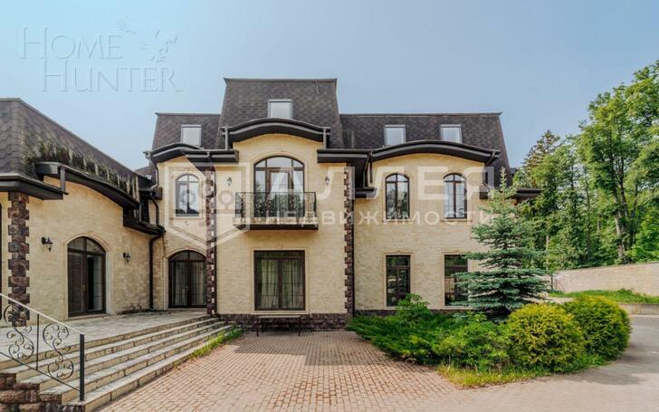 2-этажный коттедж 1 200 м² с отделкой