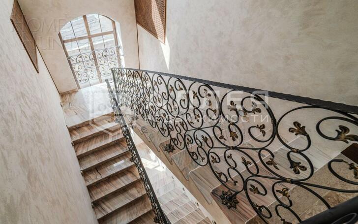 2-этажный коттедж 1 200 м² с отделкой