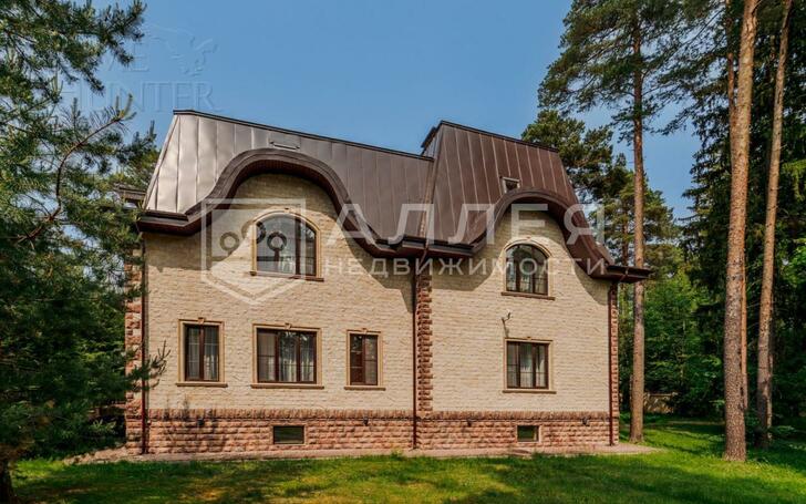 2-этажный коттедж 1 200 м² с отделкой