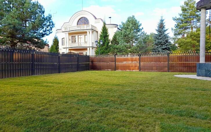 2-этажный коттедж 1 381 м² с отделкой