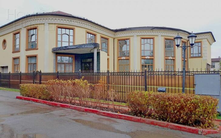 2-этажный коттедж 1 381 м² с отделкой
