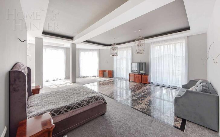 2-этажный коттедж 1 381 м² с отделкой